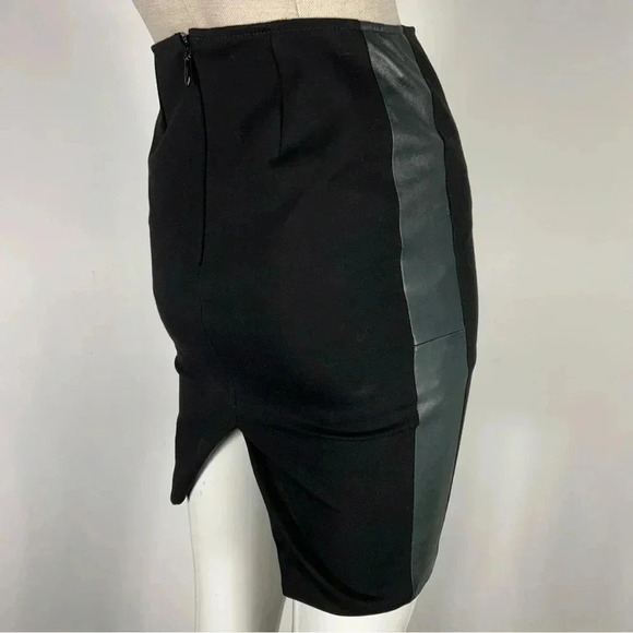 ❤️ Danier leather mini skirt 2 - Picture 3 of 9